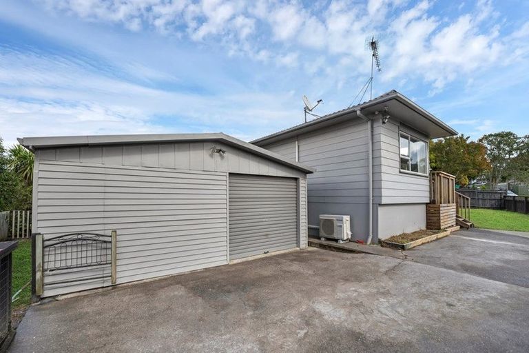 Photo of property in 17 Landow Place, Henderson, Auckland, 0612