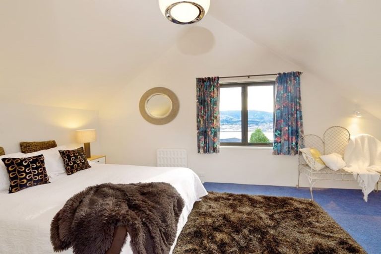 Photo of property in 110 Larnach Road, Vauxhall, Dunedin, 9013