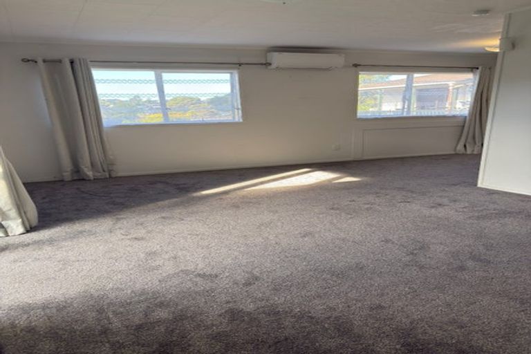Photo of property in 1/73 Spinella Drive, Bayview, Auckland, 0629