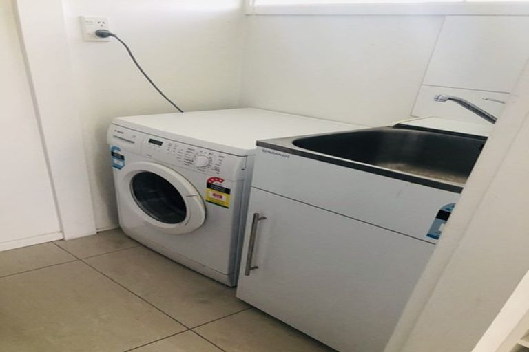 Photo of property in 11 Velma Road, Hillcrest, Auckland, 0627