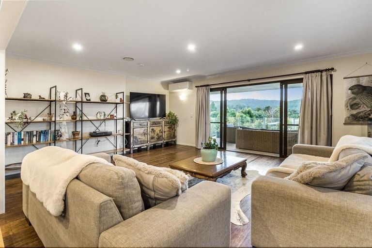 Photo of property in 53 Okura River Road, Okura, Albany, 0792