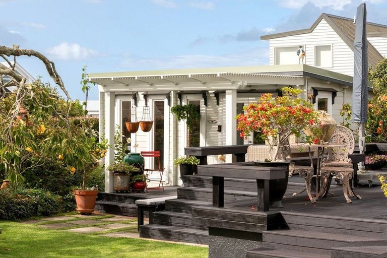 Photo of property in 16 Hinewa Road, Otumoetai, Tauranga, 3110