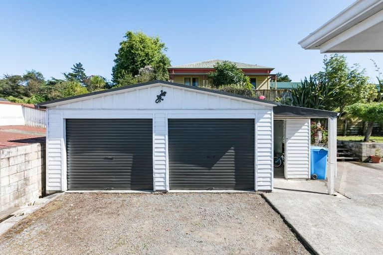 Photo of property in 36 Waverley Street, Waipawa, 4210