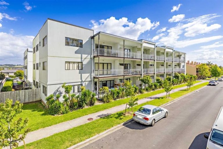 Photo of property in 35/128 Stancombe Road, Flat Bush, Auckland, 2016