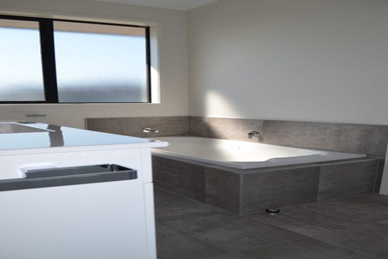 Photo of property in 4 Toi Place, Papamoa, 3118