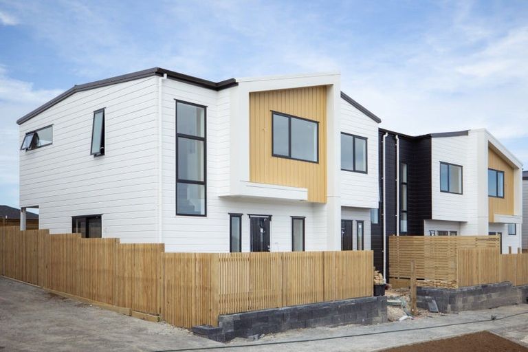 Photo of property in 12 Balthazar Road, Kumeu, 0810