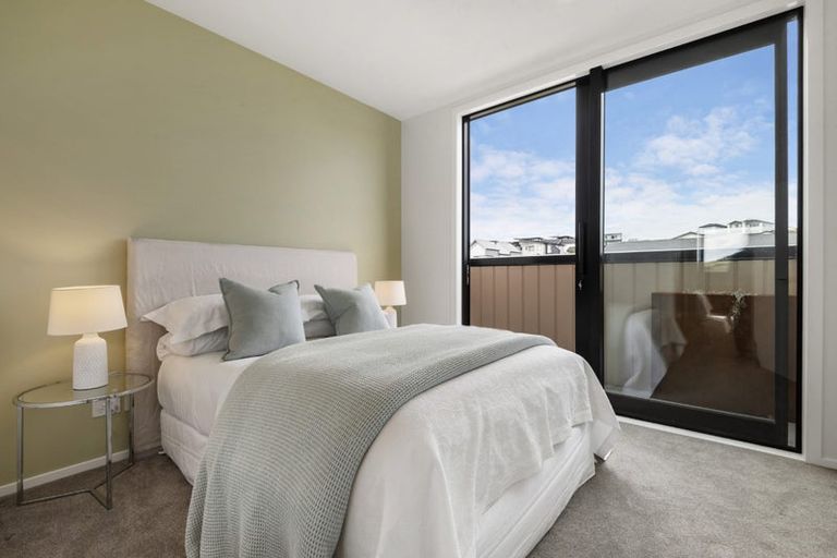 Photo of property in 2/19 Windlass Street, Long Bay, Auckland, 0630