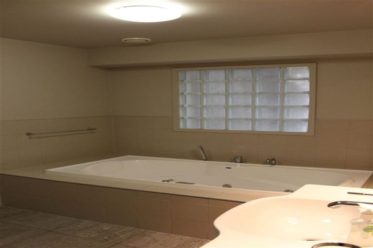 Photo of property in 3/2 Manor Place, Dunedin Central, Dunedin, 9016