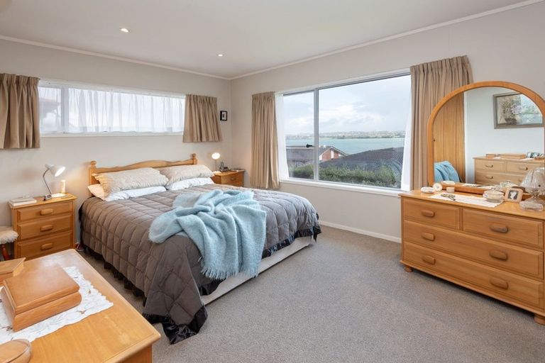 Photo of property in 10 Nimrod Place, Half Moon Bay, Auckland, 2012