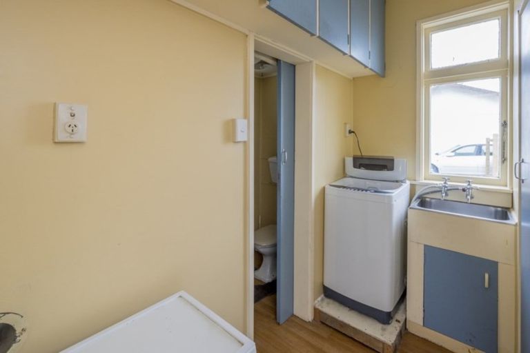 Photo of property in 378a Oxford Street, Levin, 5510