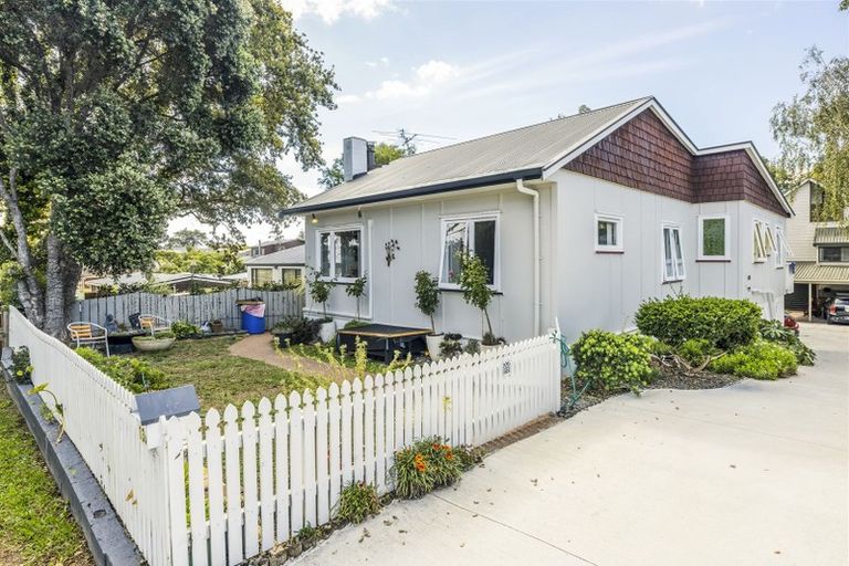 Photo of property in 13a Roys Road, Weymouth, Auckland, 2103