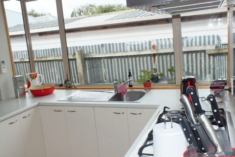 Photo of property in 2/66 Martin Avenue, Beckenham, Christchurch, 8023