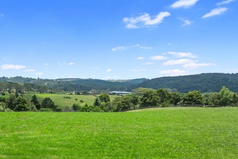 Photo of property in 109 Okura River Road, Okura, Auckland, 0792