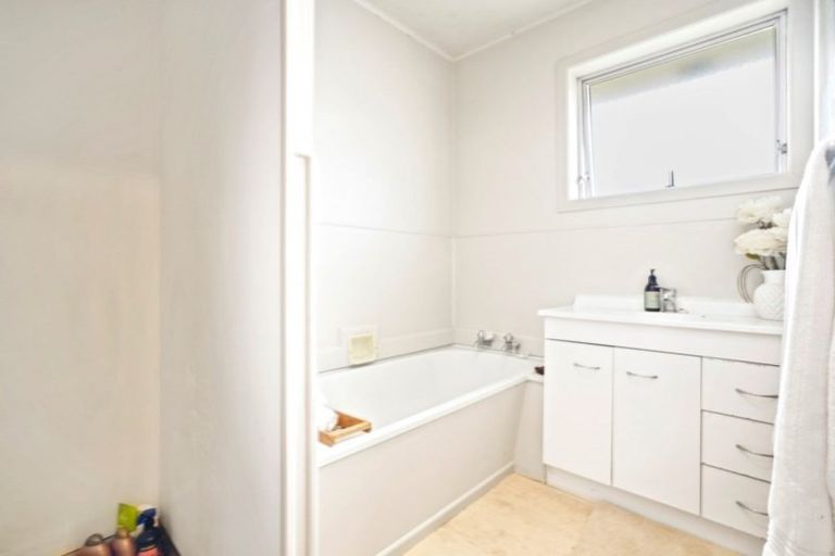 Photo of property in 28 Howell Avenue, Riverlea, Hamilton, 3216