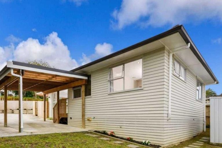 Photo of property in 27 Normanton Street, Glenfield, Auckland, 0629