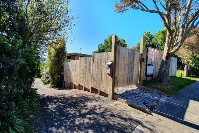 Photo of property in 2/9 Lingham Crescent, Torbay, Auckland, 0630