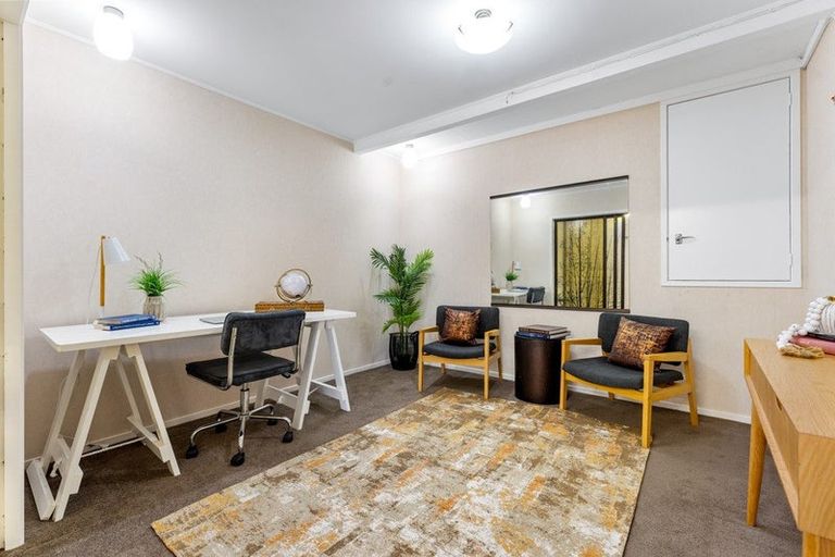 Photo of property in 24 Majesty Place, Half Moon Bay, Auckland, 2012