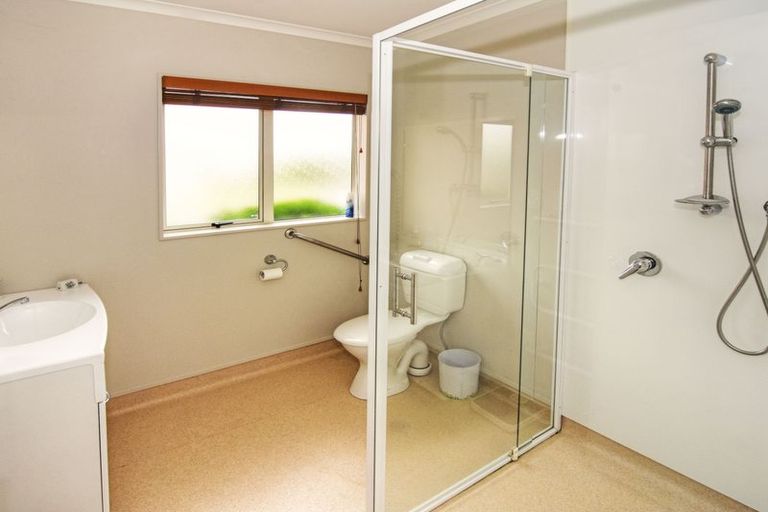 Photo of property in Holdsworth Villas, 21/2 William Donald Drive, Solway, Masterton, 5810