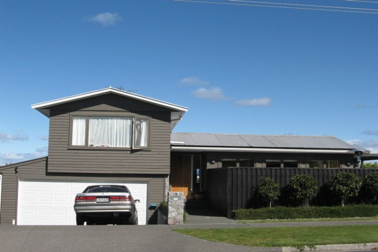 Photo of property in 9 Besley Place, Acacia Bay, Taupo, 3330