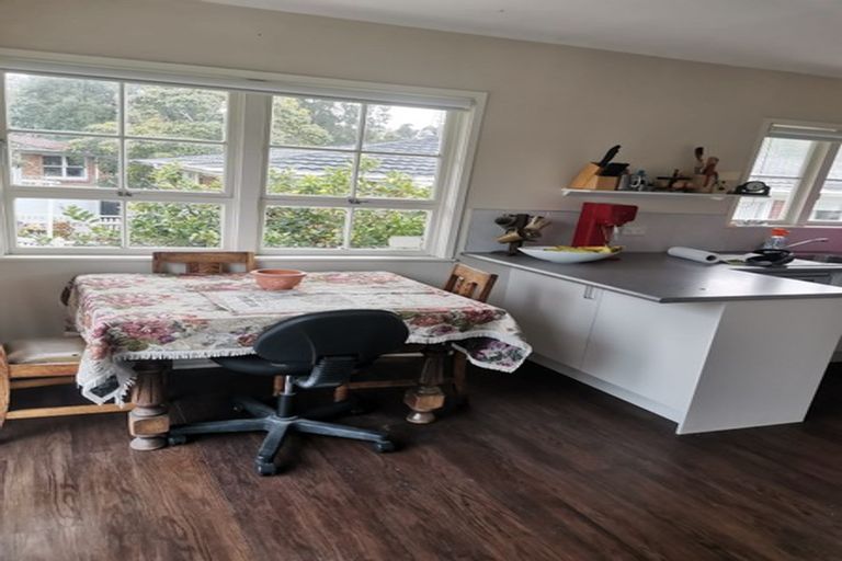 Photo of property in 1/14 Ellice Road, Totara Vale, Auckland, 0629