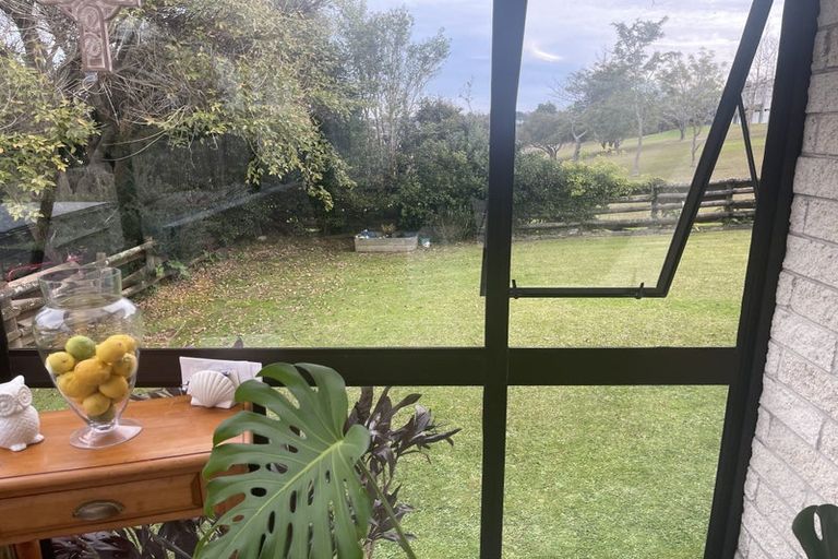 Photo of property in 2/20 Sartors Avenue, Northcross, Auckland, 0630