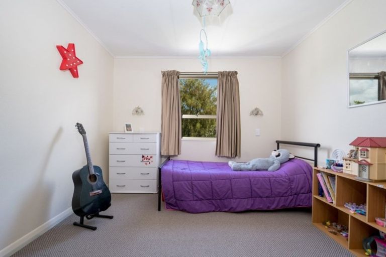 Photo of property in 2 Huia Street, Waikawa, Picton, 7220