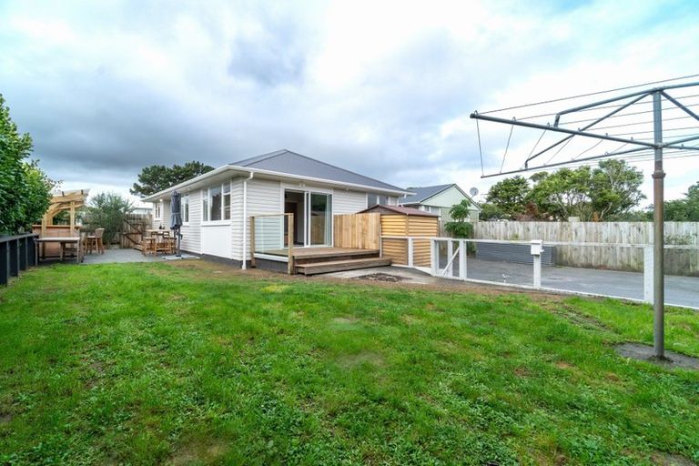 Photo of property in 4 Sasanof View, Ascot Park, Porirua, 5024