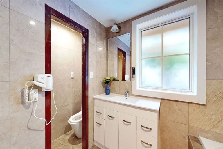 Photo of property in 397 Lake Road, Takapuna, Auckland, 0622