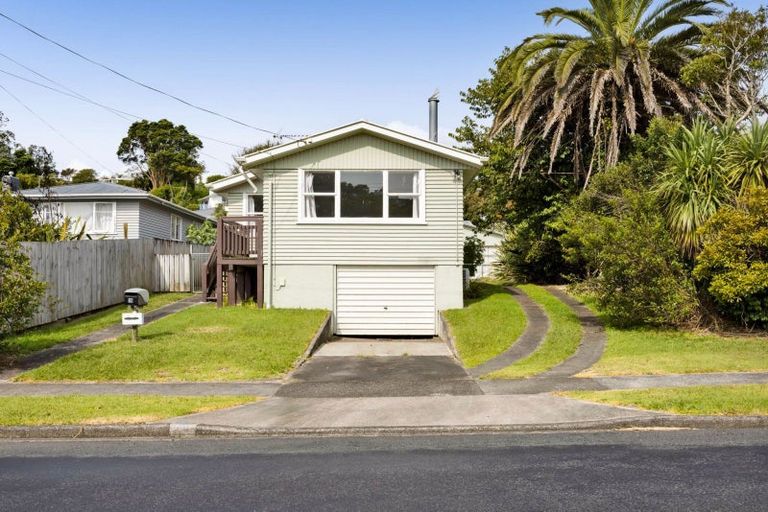 Photo of property in 19 Oranga Street, Marfell, New Plymouth, 4310