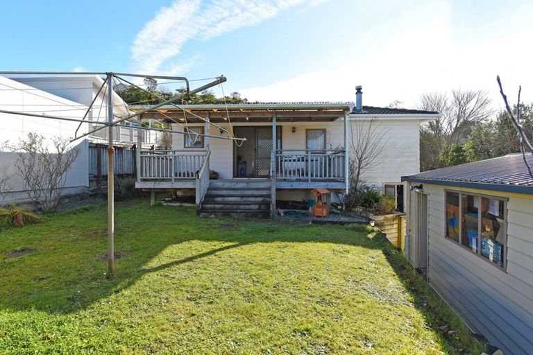 Photo of property in 2 Gainsborough Grove, Belmont, Lower Hutt, 5010