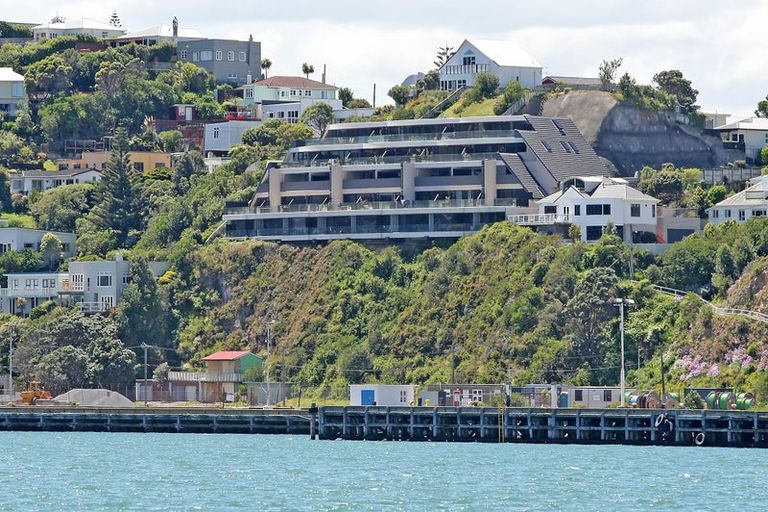 Photo of property in Shelley Bay Terraces, 9/61 Maupuia Road, Maupuia, Wellington, 6022