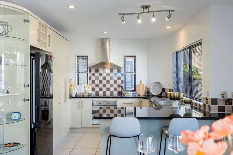 Photo of property in 23 Mariners View Road, Beach Haven, Auckland, 0626