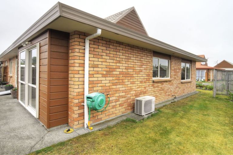 Photo of property in Holdsworth Villas, 21/2 William Donald Drive, Solway, Masterton, 5810