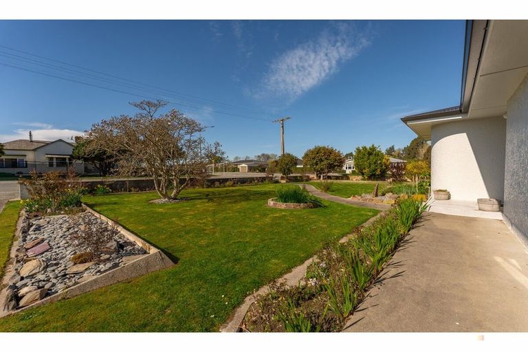 Photo of property in 1 Regent Street, Waimate, 7924
