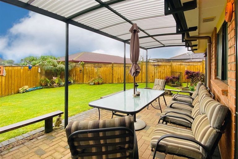 Photo of property in 3 Adair Place, Weymouth, Auckland, 2103