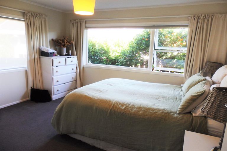 Photo of property in 21 Clare Street, Cambridge, 3434