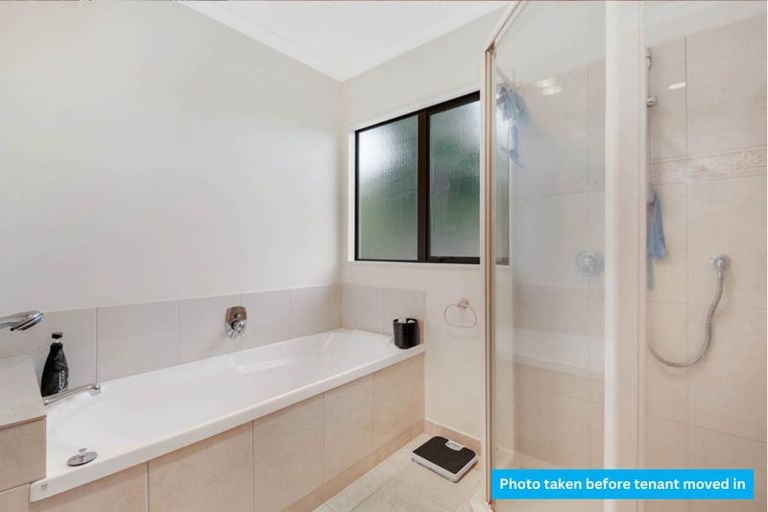 Photo of property in 26 Black Teal Close, Unsworth Heights, Auckland, 0632