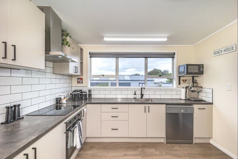 Photo of property in 21 Ruanui Street, Himatangi Beach, Foxton, 4891