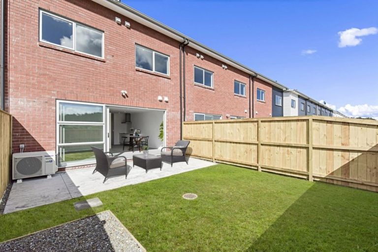 Photo of property in 40 Vincent Mcgrath Crescent, Swanson, Auckland, 0614