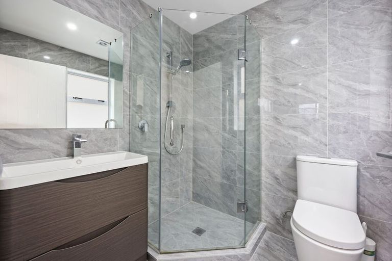 Photo of property in 85c Lake Panorama Drive, Henderson Valley, Auckland, 0614