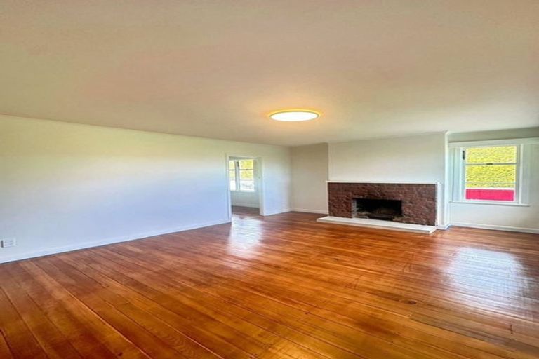 Photo of property in 479 Waitakere Road, Taupaki, Henderson, 0782