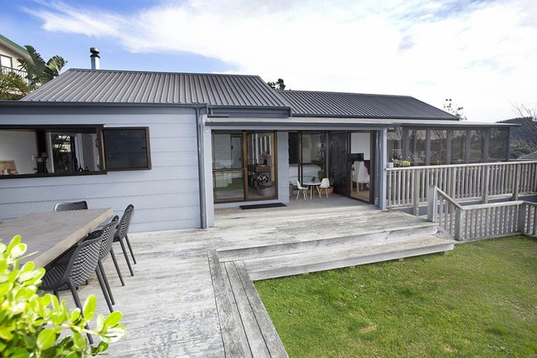 Photo of property in 130 Tirohanga Drive, Whangamata, 3620
