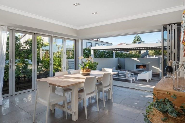 Photo of property in 194 Oceanbeach Road, Mount Maunganui, 3116