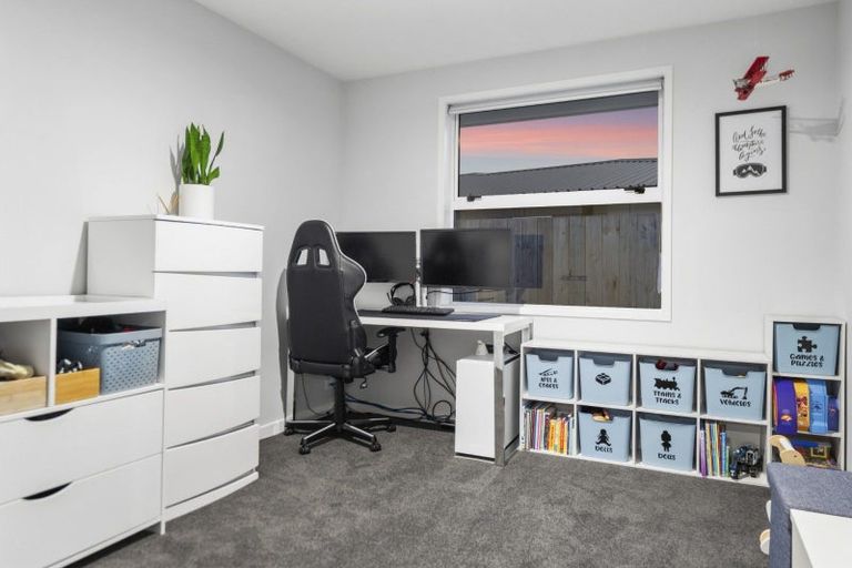 Photo of property in 12 Kahuparere Crescent, Pyes Pa, Tauranga, 3112