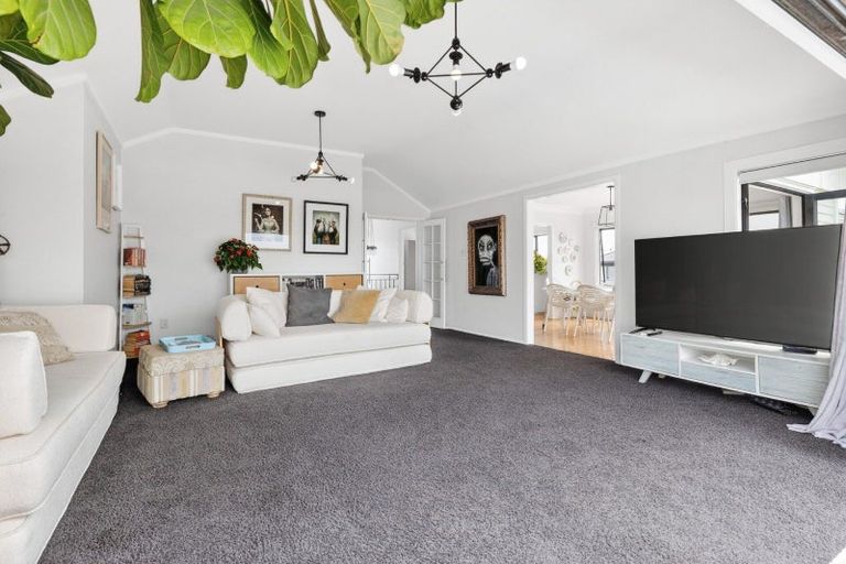 Photo of property in 4 Oceanbeach Road, Mount Maunganui, 3116