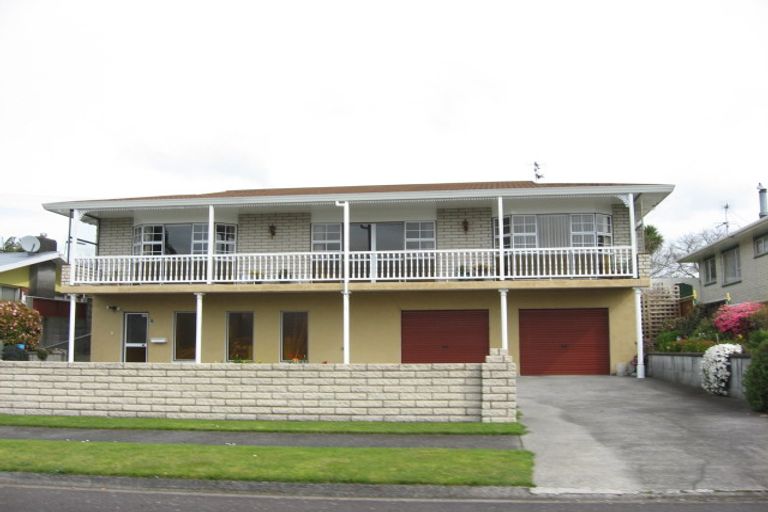 Photo of property in 3 Kauri Street, Inglewood, 4330