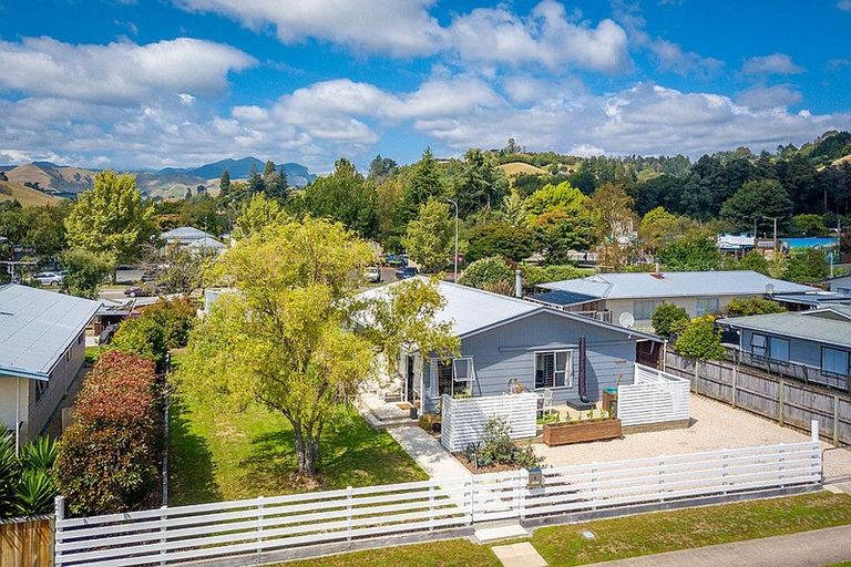 Photo of property in 6 Windlesham Place, Wakefield, 7025