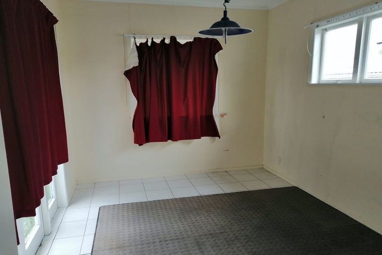 Photo of property in 1/3170 Great North Road, New Lynn, Auckland, 0600