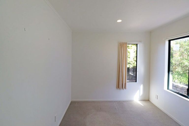 Photo of property in 83 Ashton Fitchett Drive, Brooklyn, Wellington, 6021