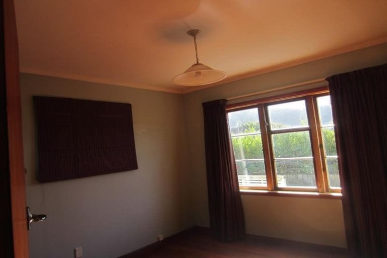 Photo of property in 63 Ranui Terrace, Tawa, Wellington, 5028